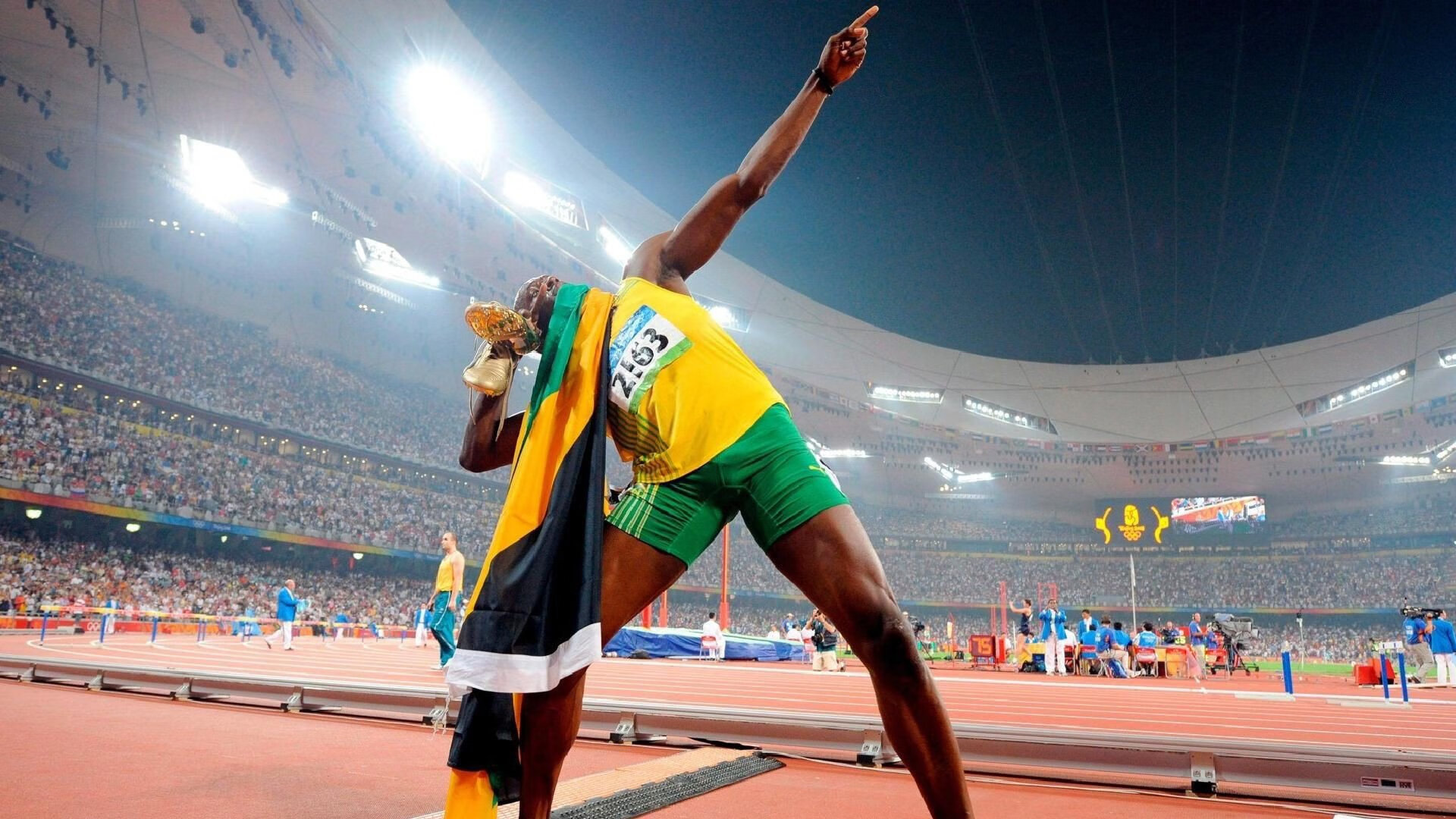 网球赛场焦点！美国队对阵克罗地亚队，防守反击奏效，球队笑到最后